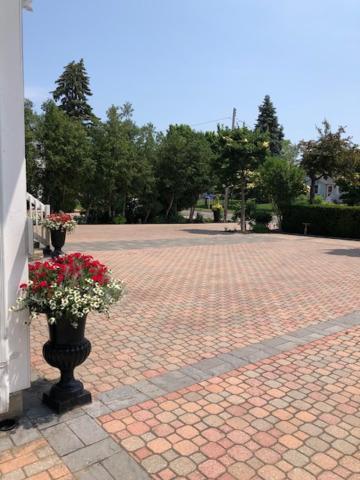 Casa Blanca Boutique Bed & Breakfast Niagara-on-the-Lake Bagian luar foto