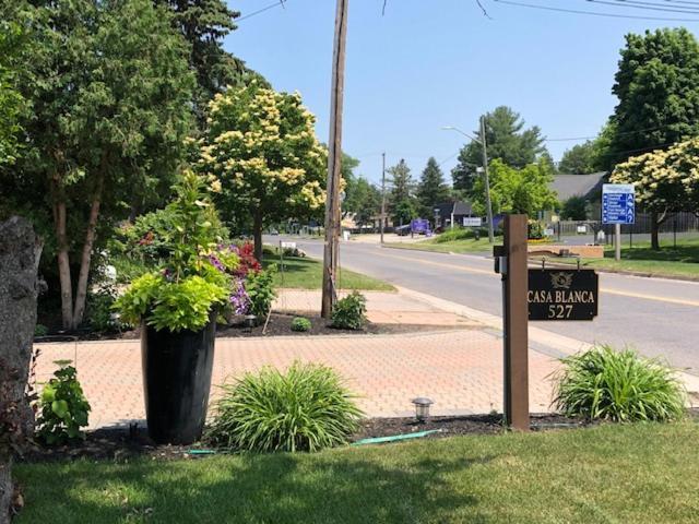 Casa Blanca Boutique Bed & Breakfast Niagara-on-the-Lake Bagian luar foto