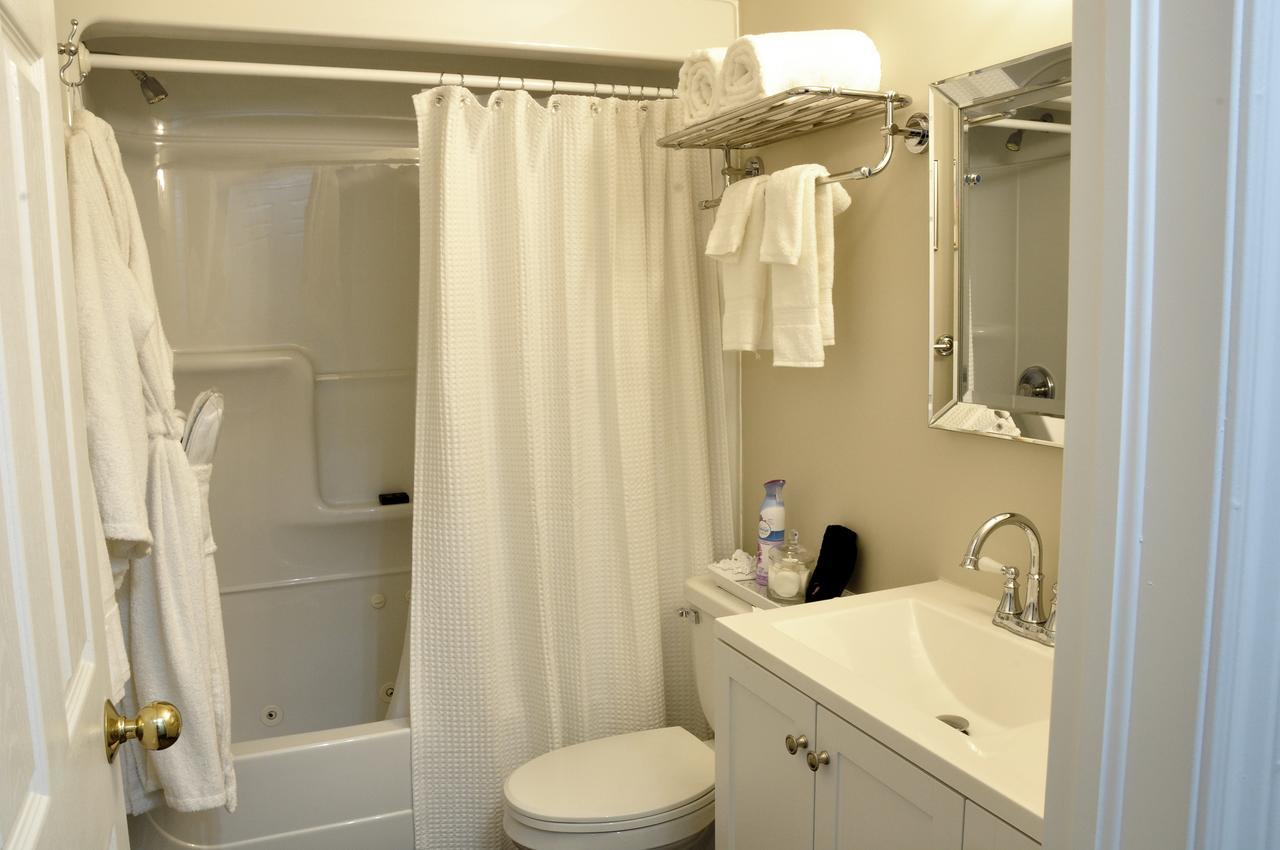 Casa Blanca Boutique Bed & Breakfast Niagara-on-the-Lake Bagian luar foto